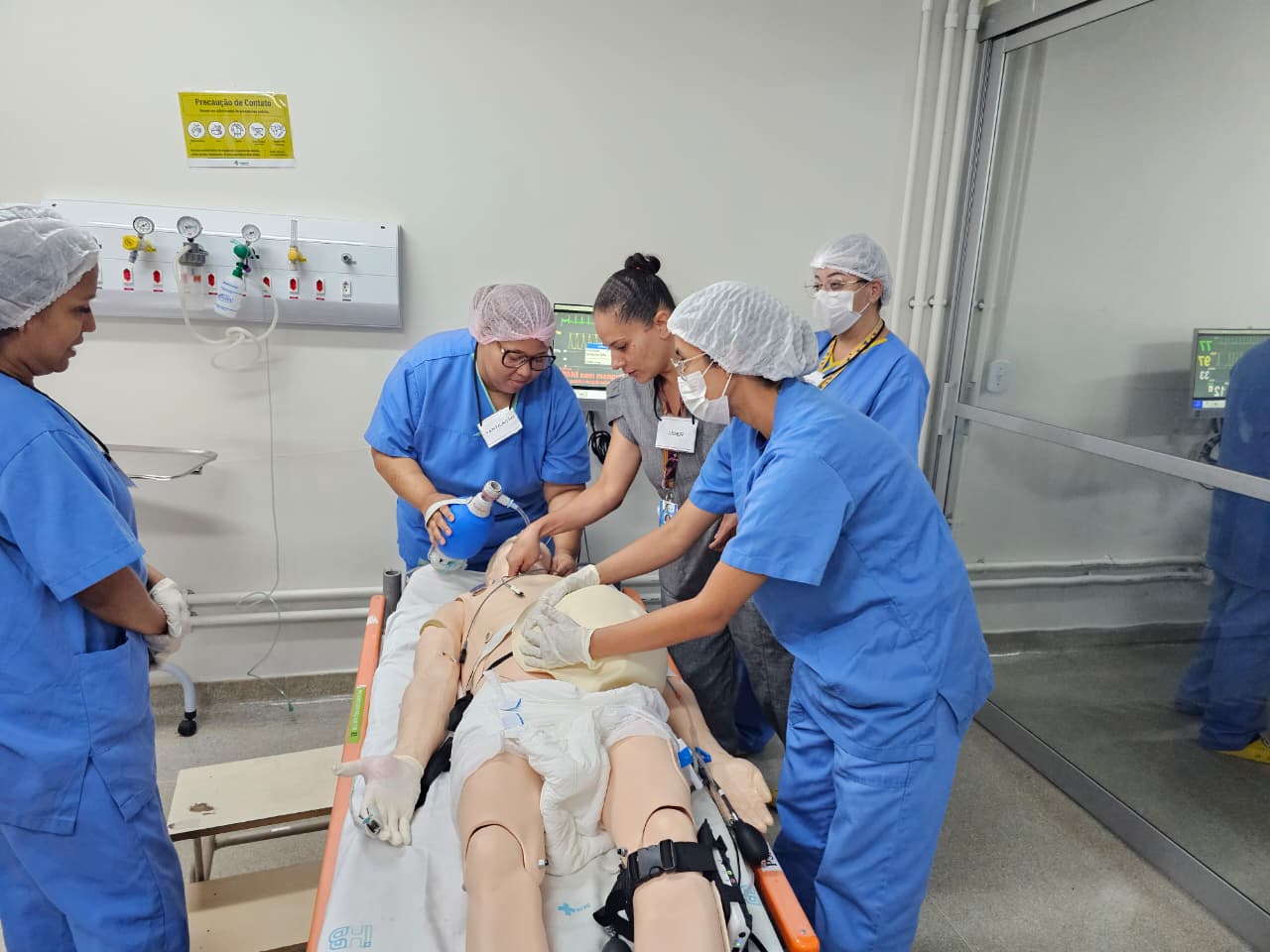 Treinamento no HRSM prepara equipes para agir em emergências obstétricas