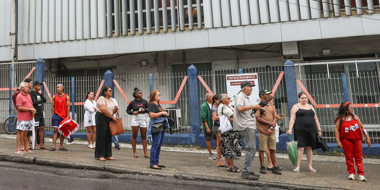 Policial militar prende acusado de venda de voto no estado do Rio