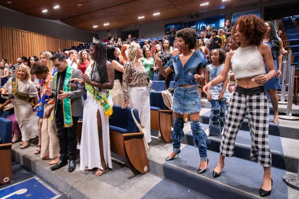 CLDF homenageia idealizadores e participantes do projeto “Sou Afro, Sou Beleza Afro Brasil”