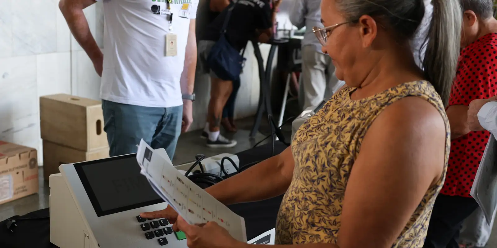 TRE-RJ distribui mais de 1 milhão de colas eleitorais para dia do voto